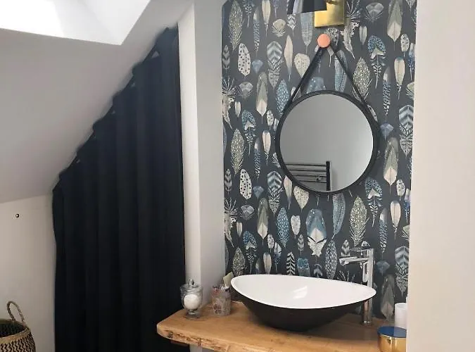 Place 6 In The Heart Of * 阿罗芒什莱班